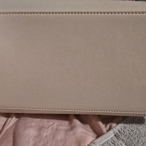 Belle Loungefly - Picture 4 of 4